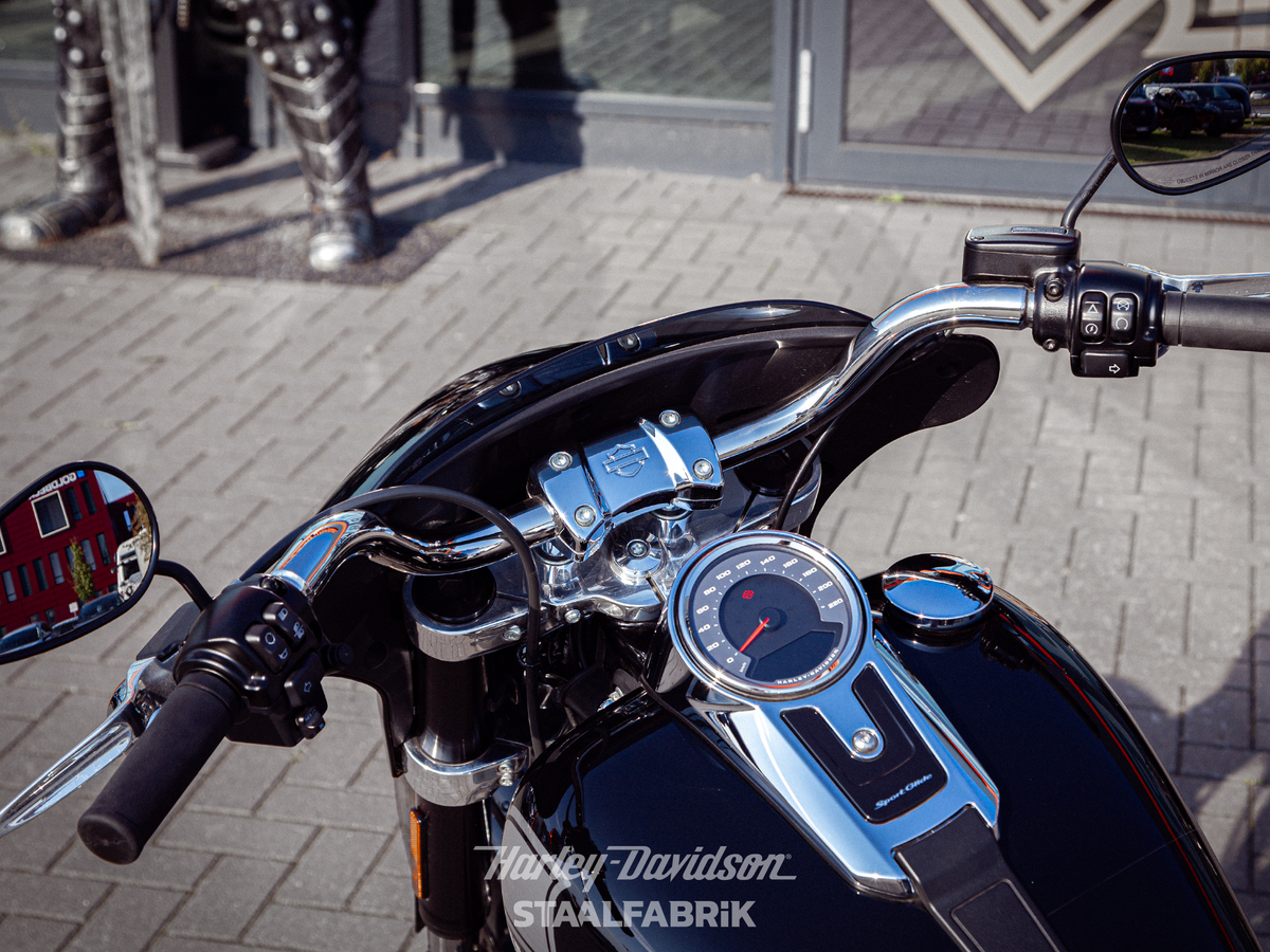 Fahrzeugabbildung Harley-Davidson FLSB Softail Sport Glide TOP VORFÜHRMODEL